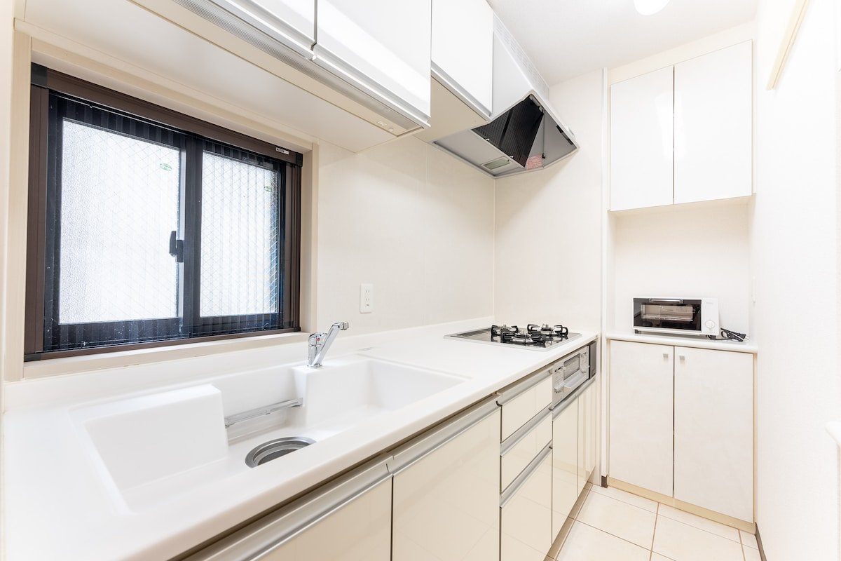 3min from Aoyama 1-chome Sta｜Max 6PPL｜Bike Share gallery image 5