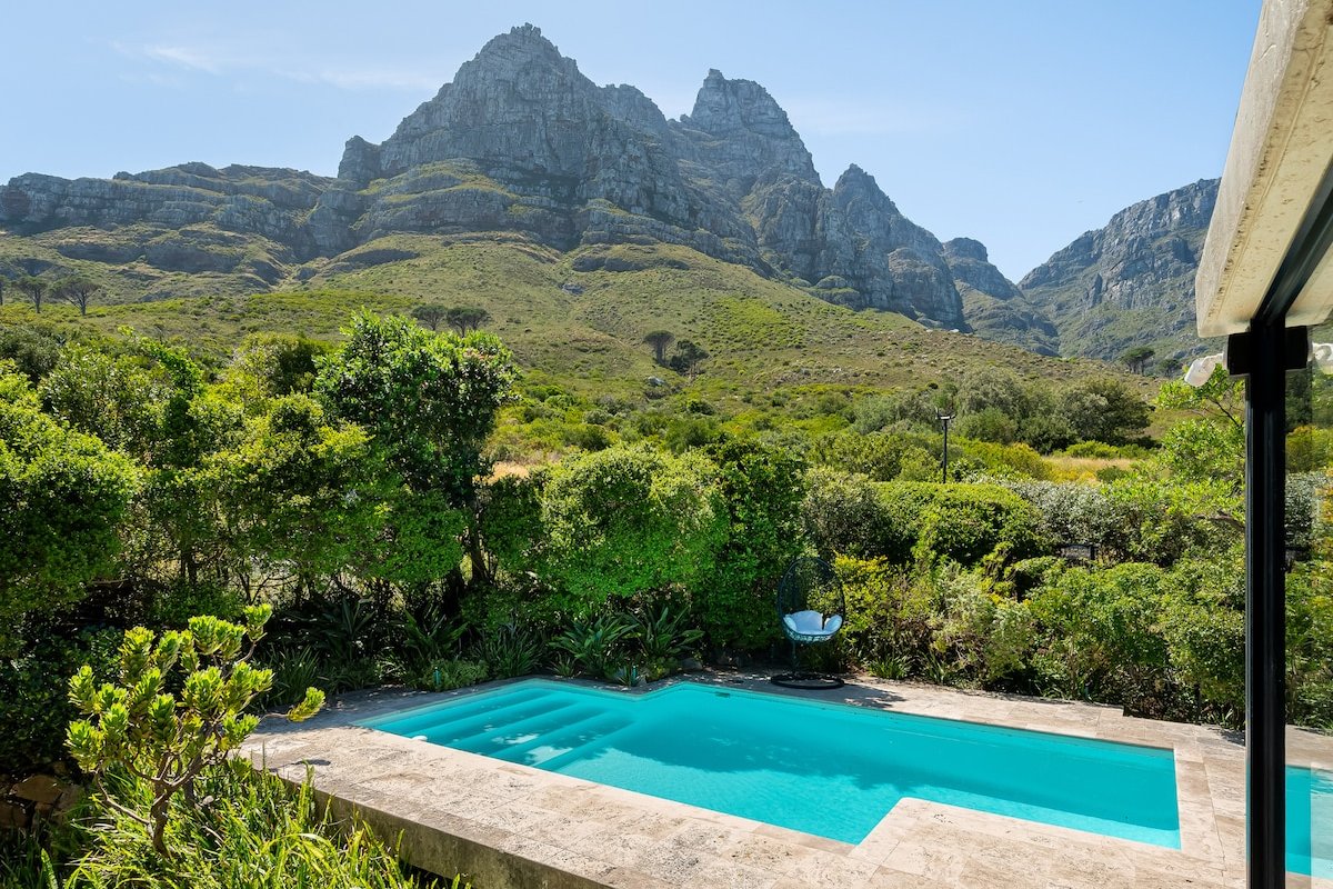 360° Design Villa with sunset, whirlpool & privacy gallery image 5