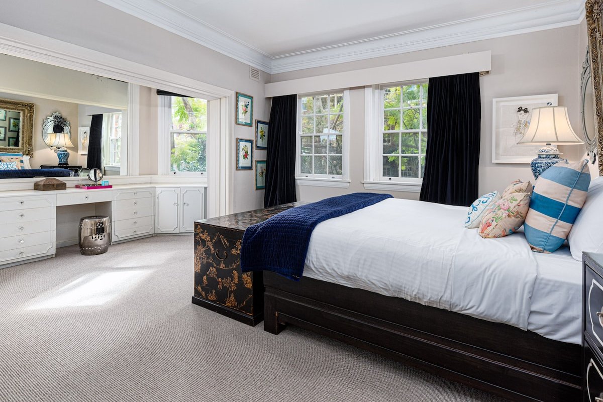 Eclectic Art Deco Retreat in Harbour side Enclave gallery image 5