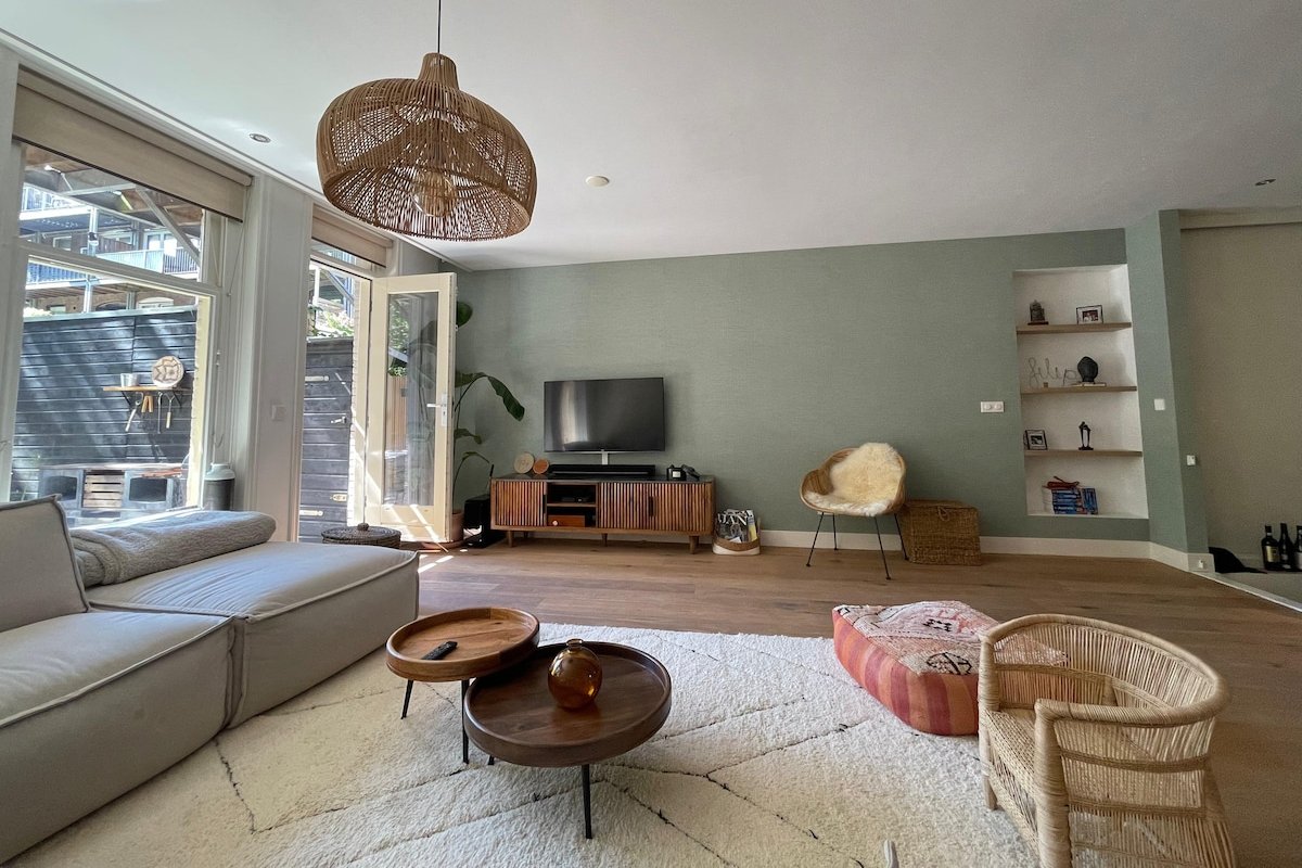 Modern apartment (105m) with garden in city centre gallery image 3