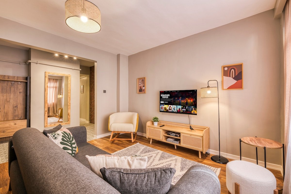 (12)Modern, 3BR, @Best Location! gallery image 3