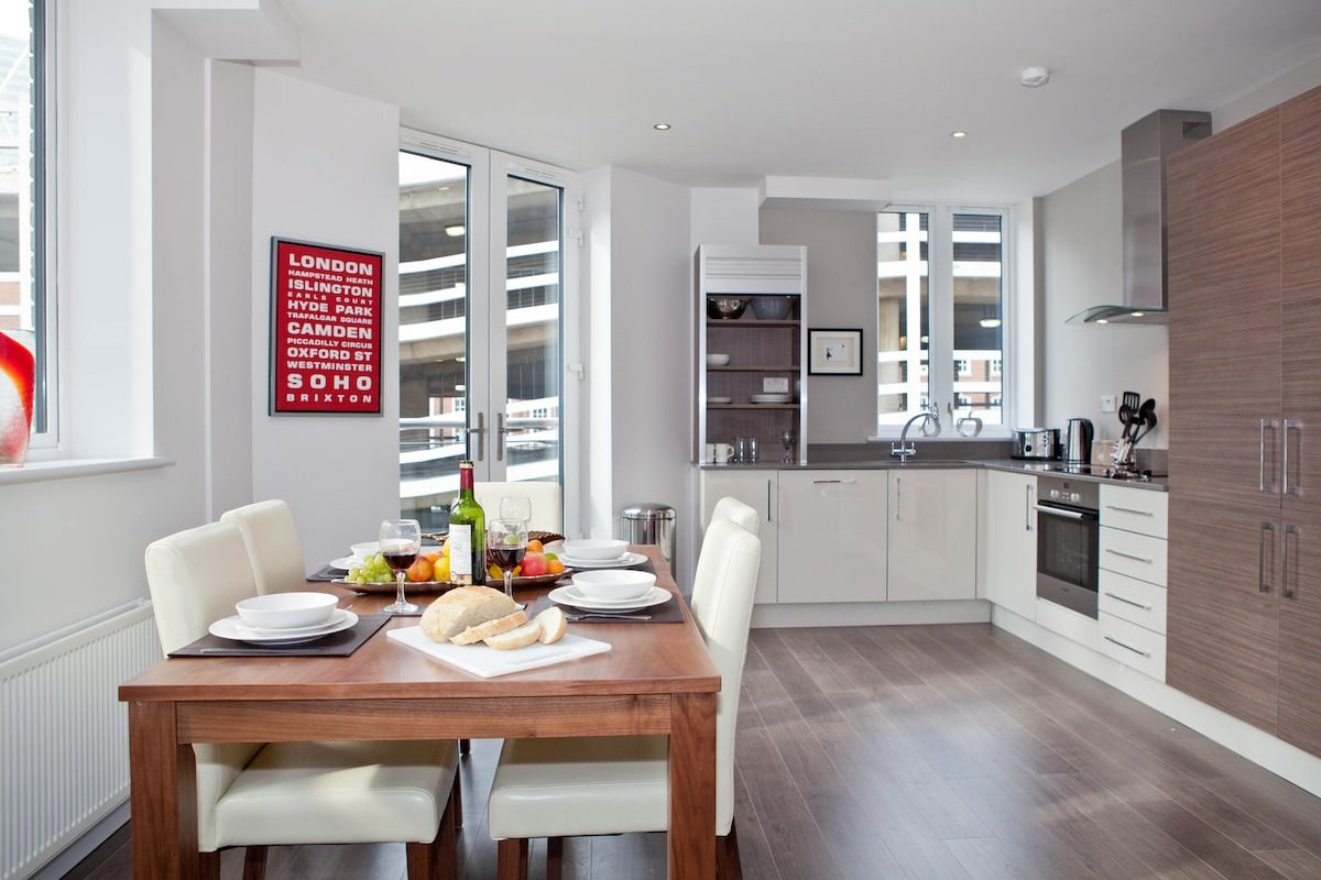 Modern Breathable 2bed 2bath gallery image 4