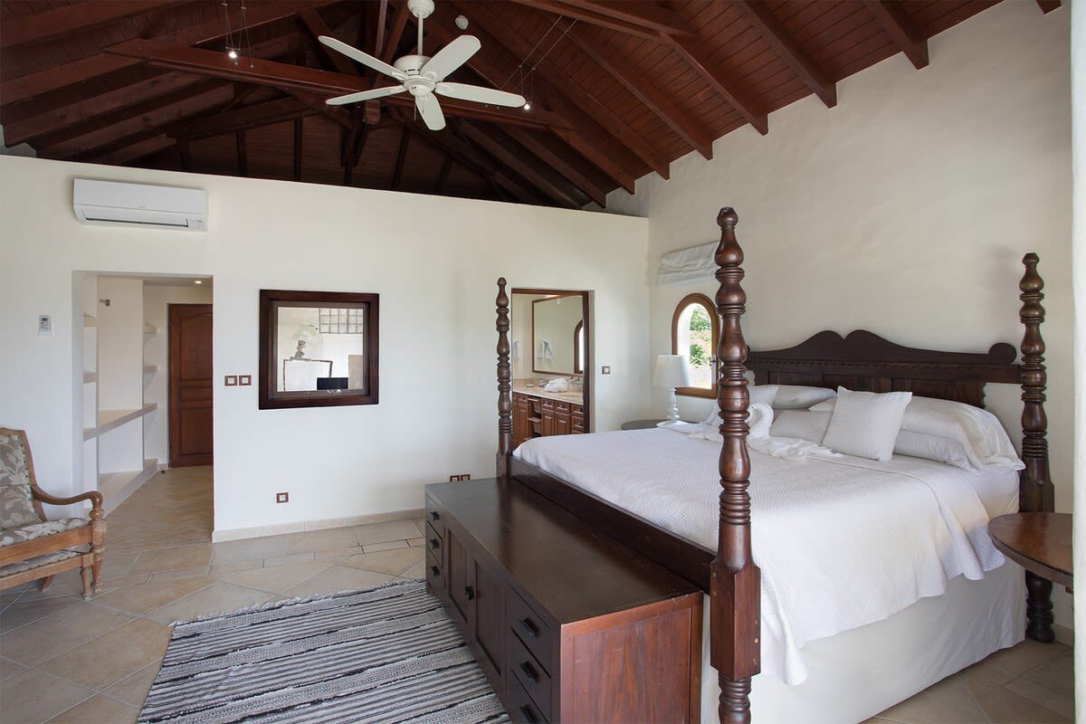 La Salamandre (6 bedrooms) – Lagoon front villa wi gallery image 2