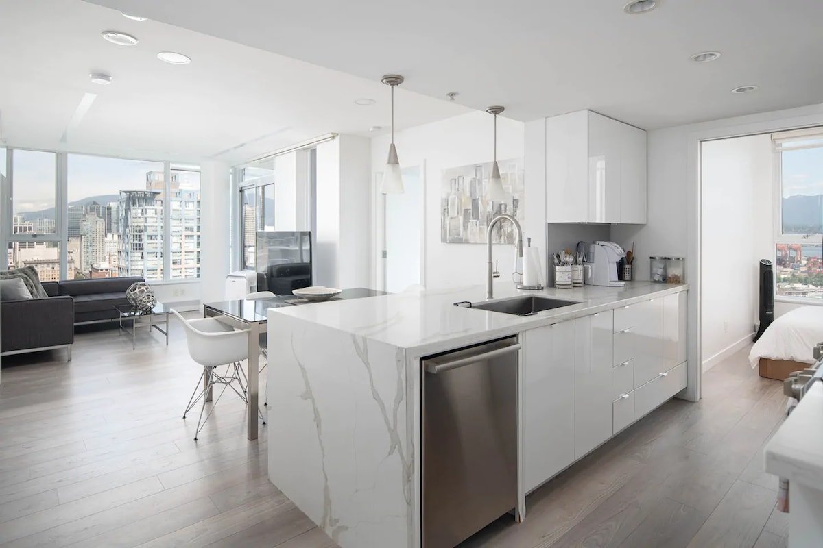 3 Bed Room Sub Penthouse Ocean and MountainView gallery image 5