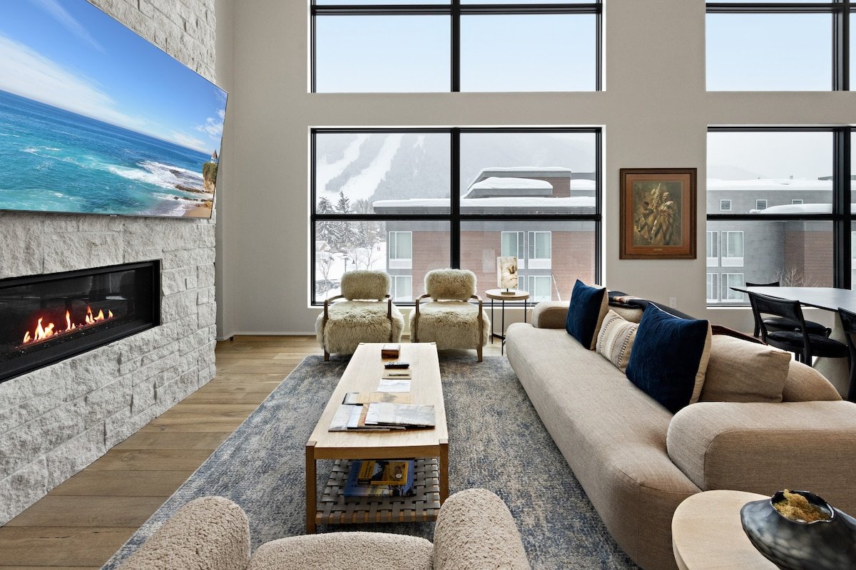 Festive Getaway | Hot Tub + Fireplace Views gallery image 5