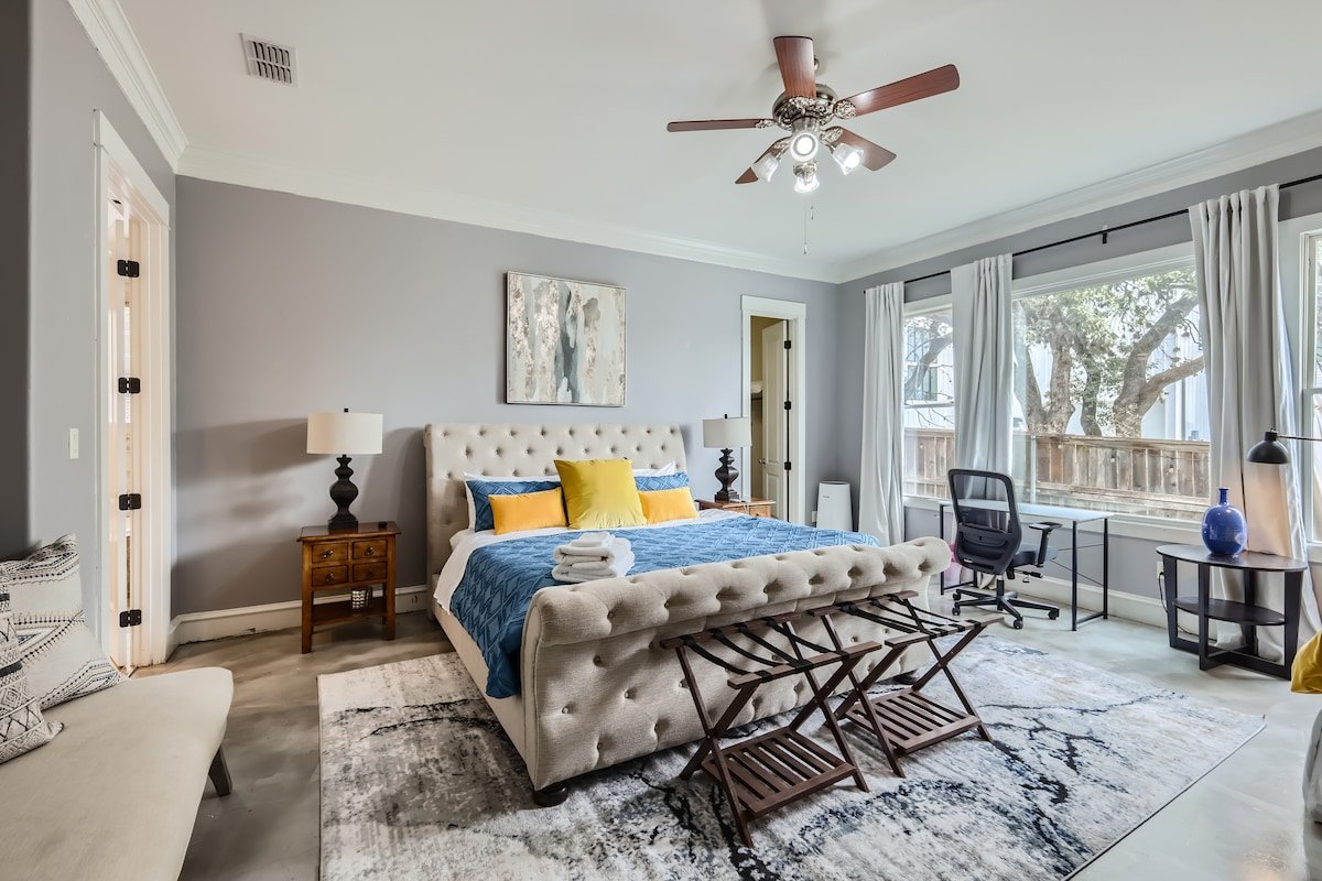 Ultimate Group Stay: Pool, Game Room & Hot Tub gallery image 5