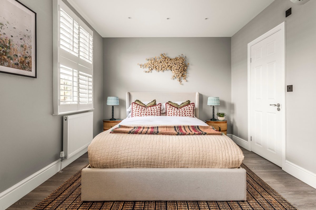 The Luxury Boutique London Townhouse & AC gallery image 2