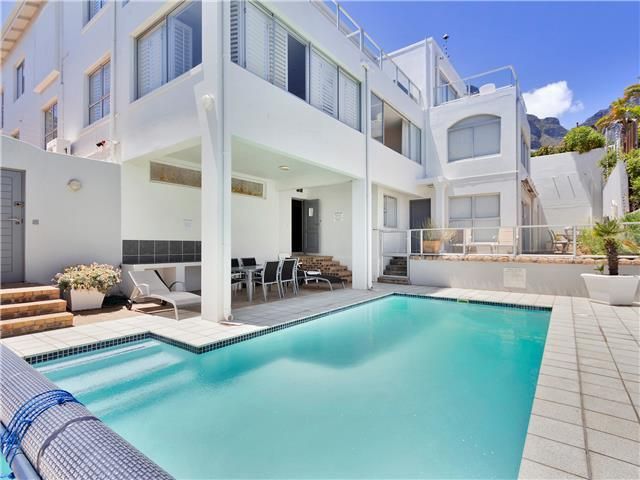 Photo 2 of Summer Place accommodation in Camps Bay, Cape Town with 3 bedrooms and 3 bathrooms