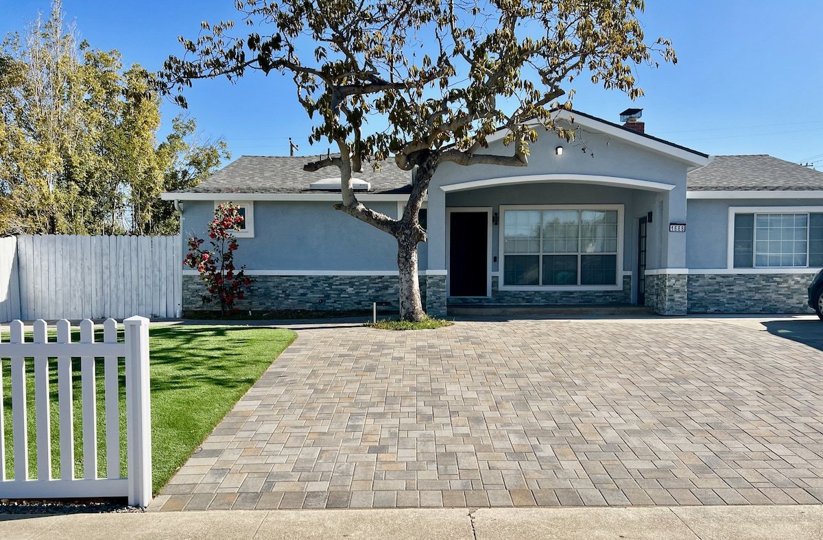 Luxury 3BD/2BA House | Max 4 Adults gallery image 3