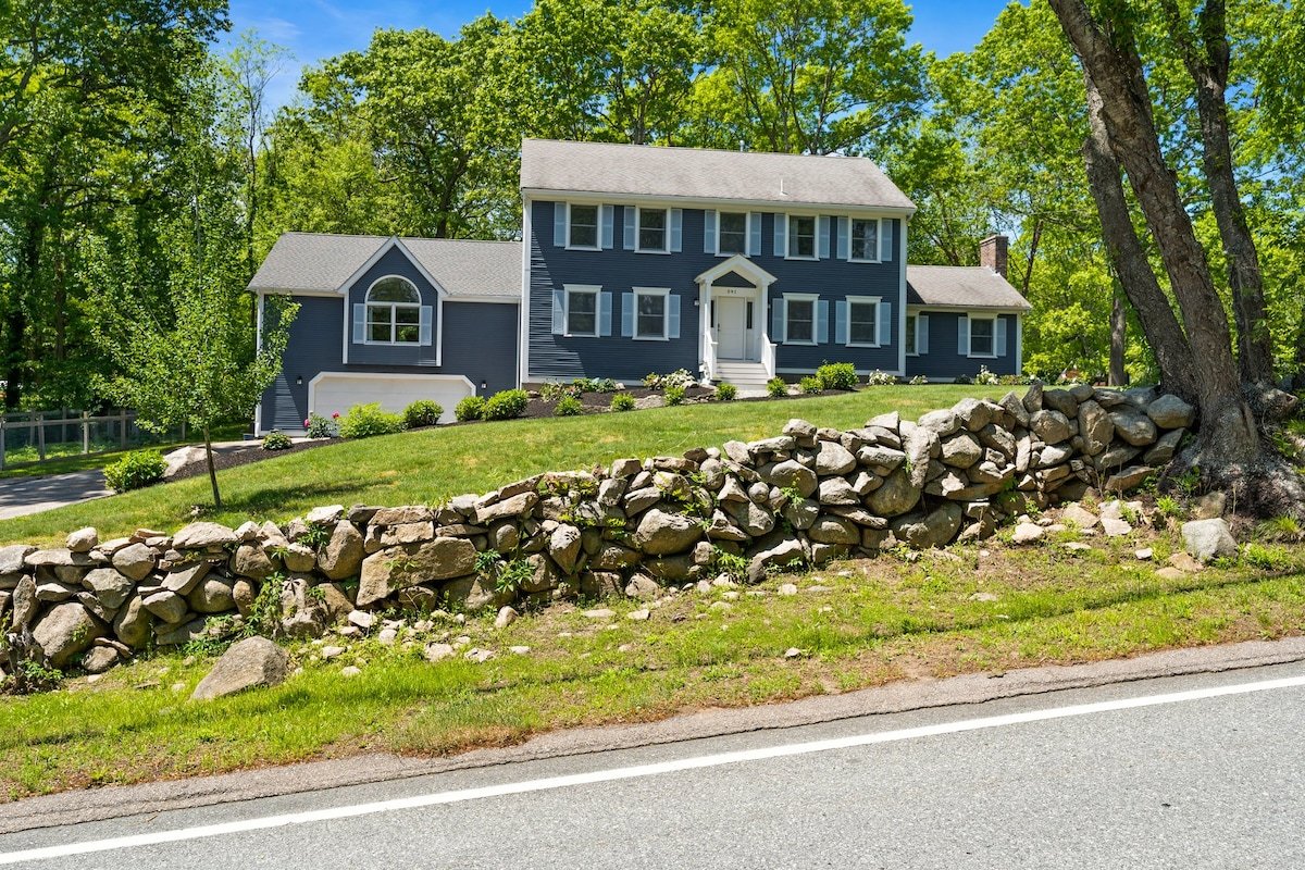 Beautiful Colonial Home in Saunderstown, RI gallery image 5