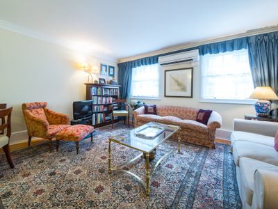 Classic 2 bed apartment in magnificent Mayfair