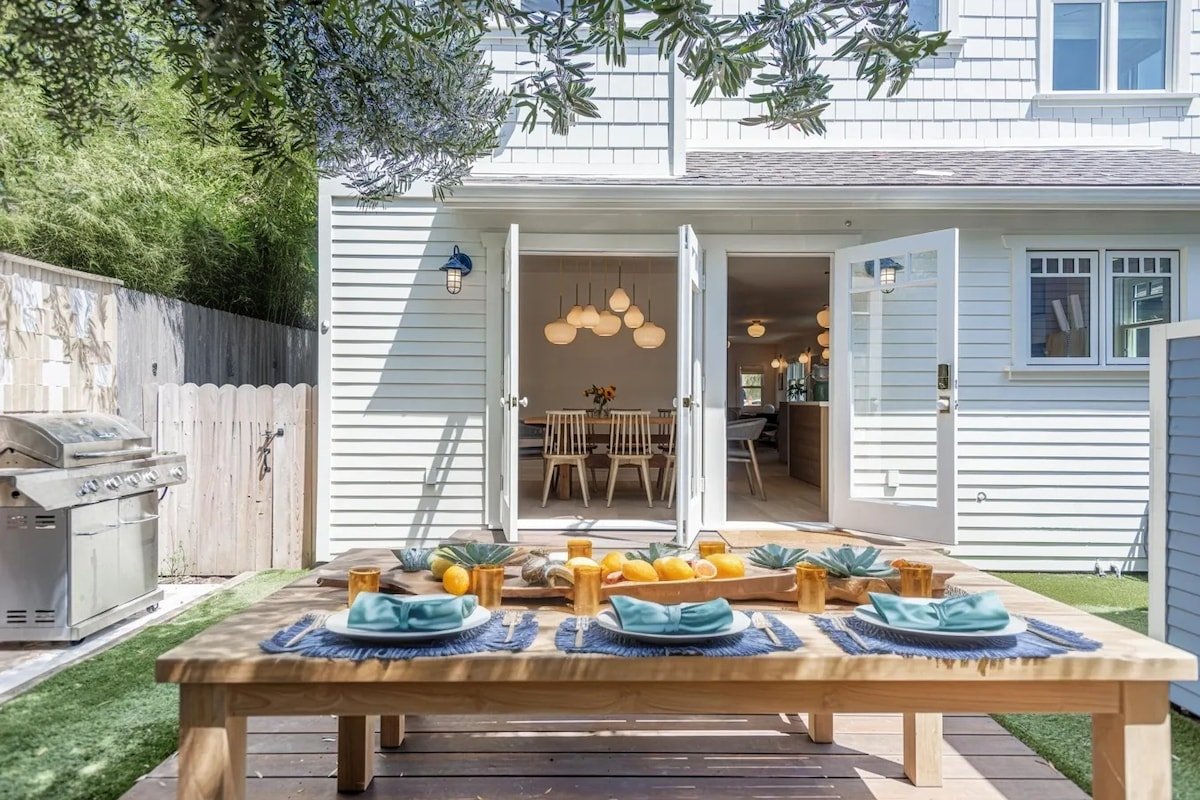 Walk to Venice Beach from Luxury Home gallery image 4