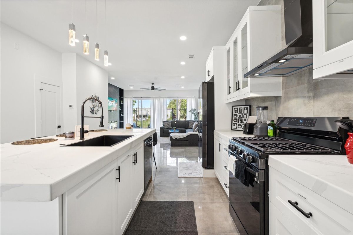 The Terrace In Dallas | 5 Mins To Downtown Dallas gallery image 4