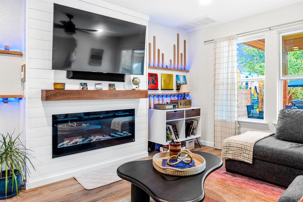 Luxury Pool & Spa Oasis | 5mi to Downtown ATX gallery image 4