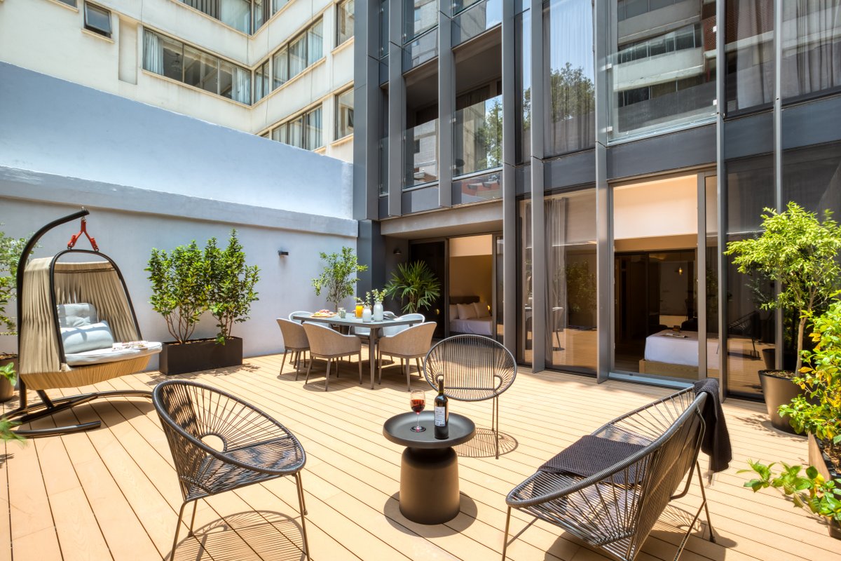 Iconic Apt w/Private Patio | Rooftop+Gym+B/Center