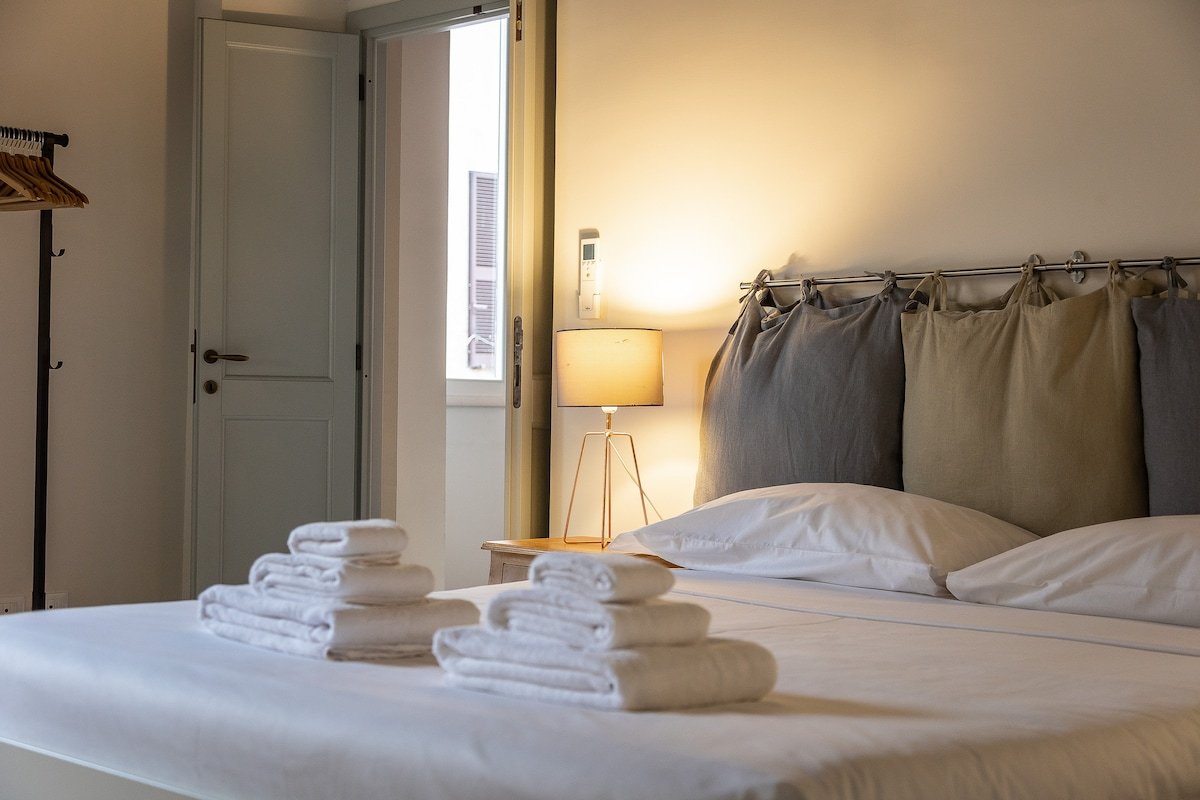 Rome Historical Apartment – Arco dei Banchi gallery image 5