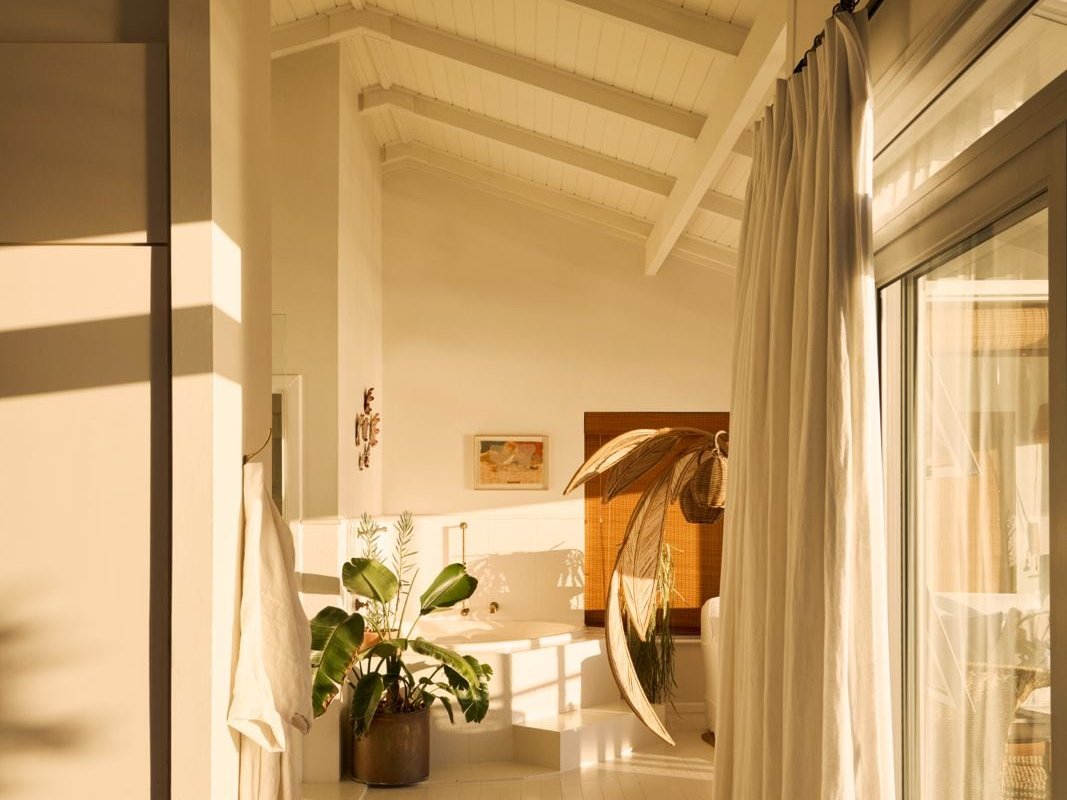 The Sky Cabin Misty Cliffs gallery image 5