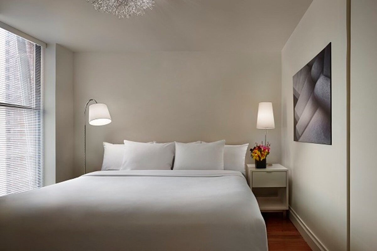 AKA Times Square-2Bedroom – Washer/Dryer, Kitchen gallery image 5