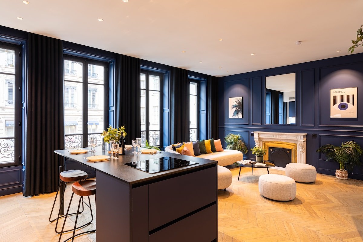 Authentic Apartment (2BedR & 2BathR) – MOHOM gallery image 2