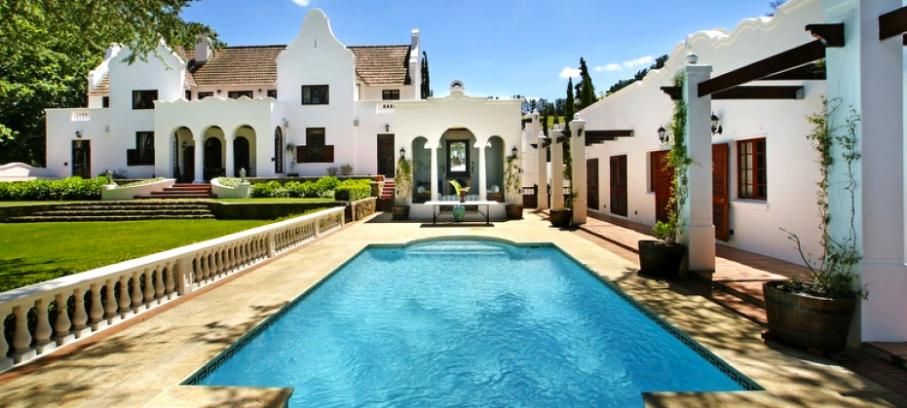 Photo 2 of Le Jardin Villa accommodation in Stellenbosch, Cape Town with 4 bedrooms and 4 bathrooms