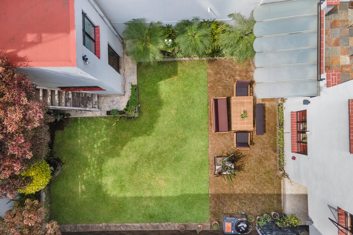 Historic Villa Condesa King Beds + Service +Garden