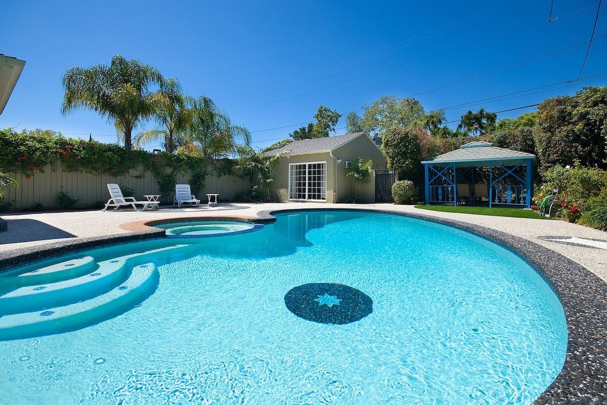 Hollywood Pool Home w/ Pool House!! gallery image 4
