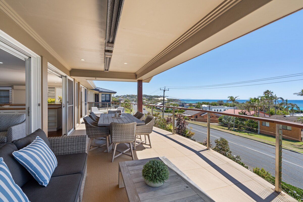 Beachfront Luxury – Games Room & Beach Essentials! gallery image 4