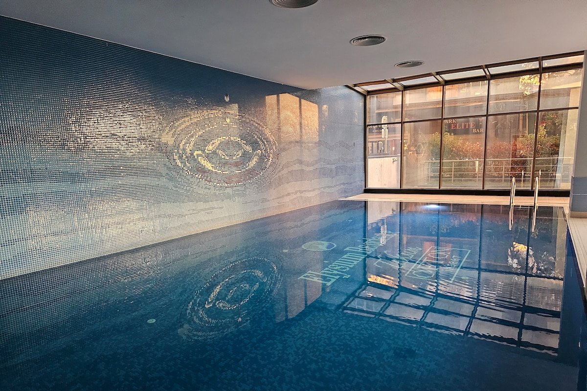 Perfect Residence Taksim 3 bedrooms pool sauna gallery image 2