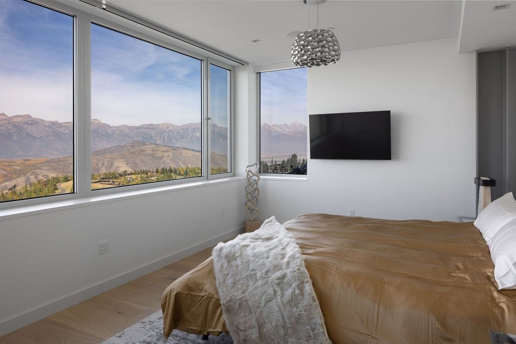 Enchanted modern glass manor gallery image 5