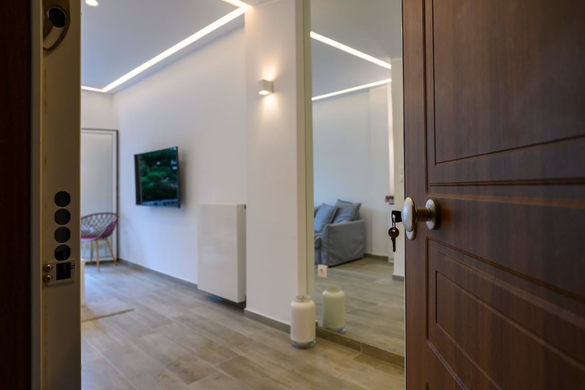 Icarus Minimal 2bedroom Bliss gallery image 3