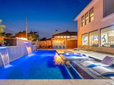 New! The Sunset Villa, Modern Luxury in Dallas