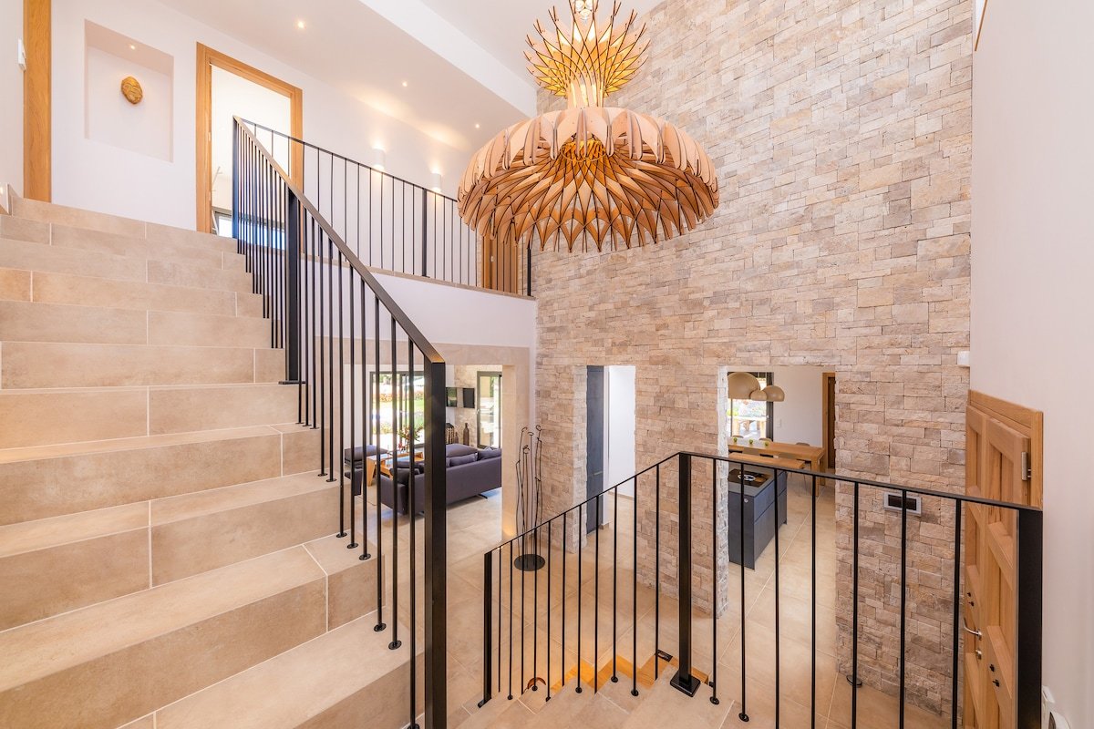 Beautiful modern Country Villa for families gallery image 3