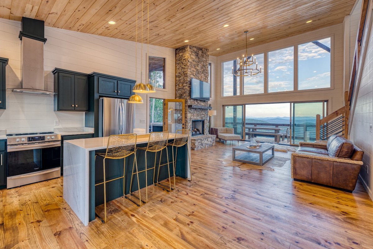 Luxury Mtn Cabin • Hot Tub & Views • Sleeps 14 gallery image 5