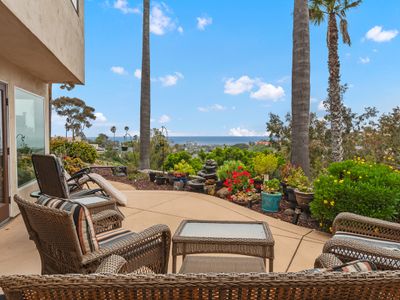 Spacious Home with Amazing Ocean Views! 🏝⛱