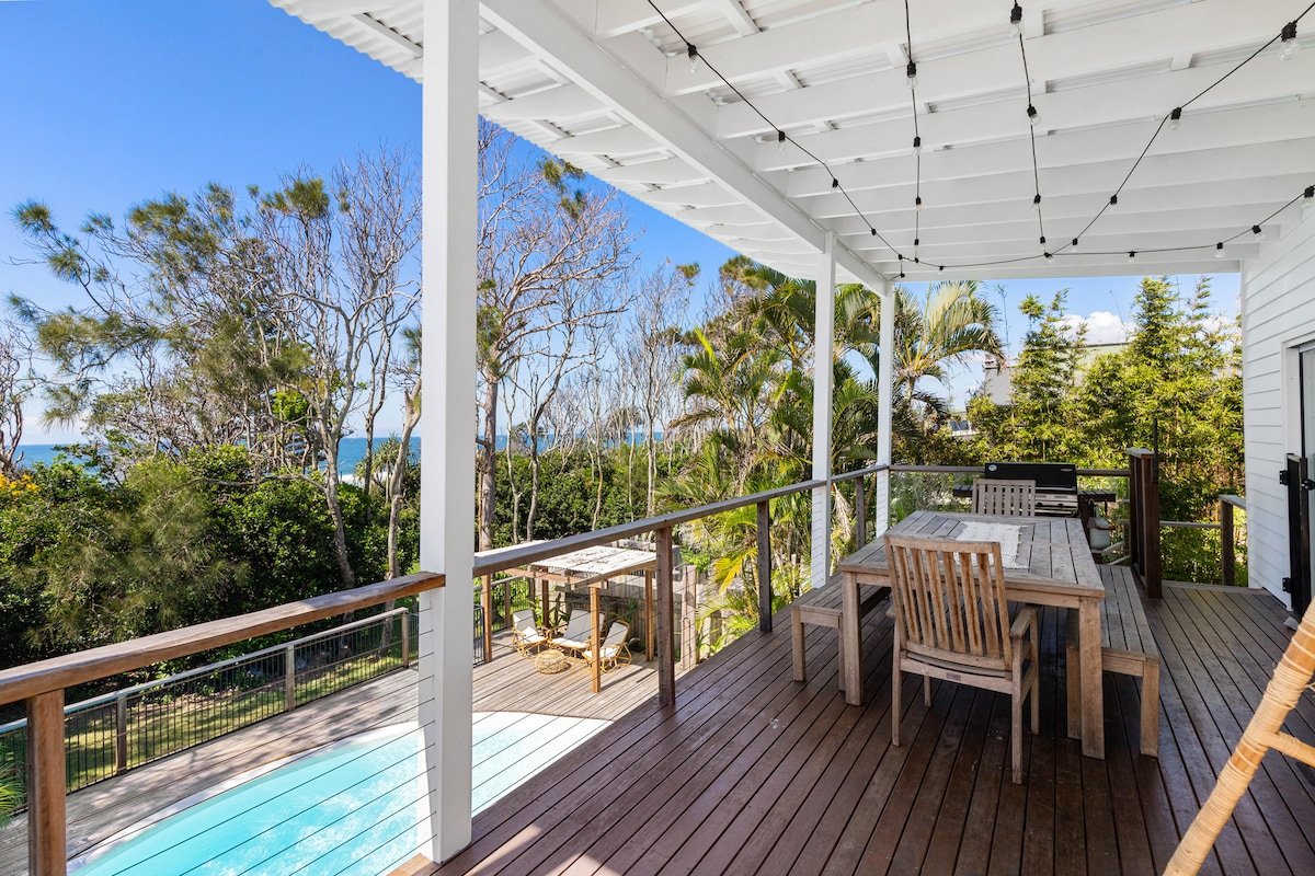 Yinneburra: Absolute beachfront at Yaroomba gallery image 3