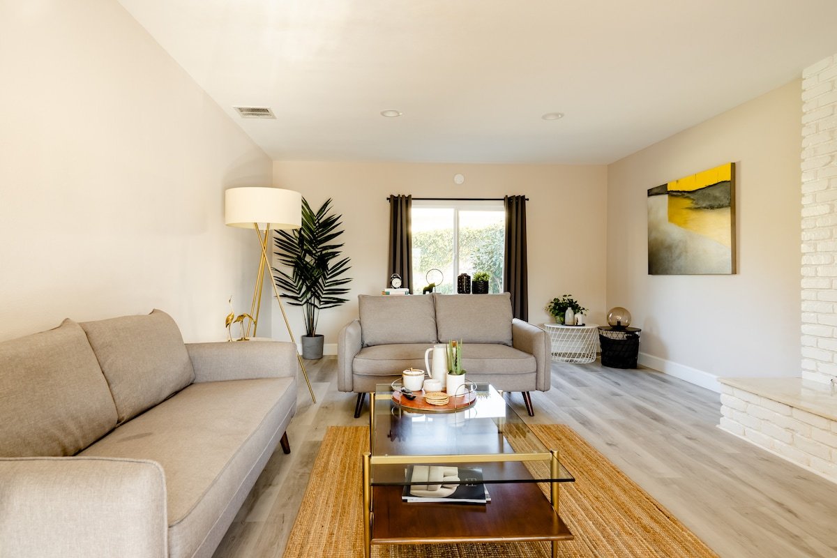 Gorgeous 5 bedroom house! gallery image 5