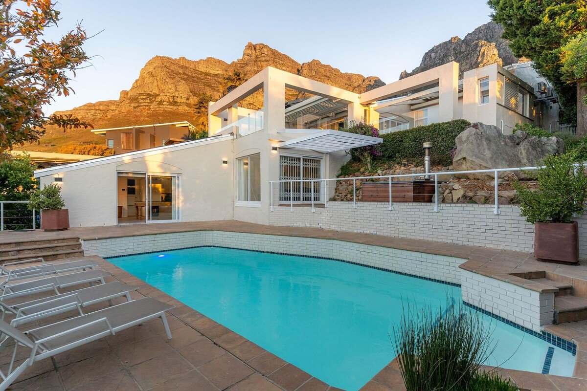 Bella Riposa – Camps Bay Fam Villa, Pool, Hot Tub gallery image 4