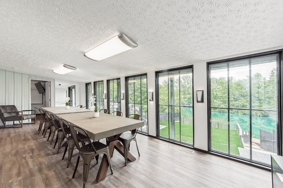 ★Easton Waterfront: Boat, Fish, Theatre, Barcade★ gallery image 5