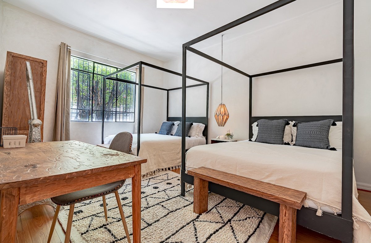 Superb villa in Condesa with huge patio gallery image 4