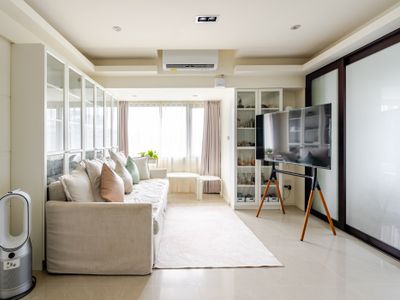 Stylish Elevator 3BR near Daan Park | For Families