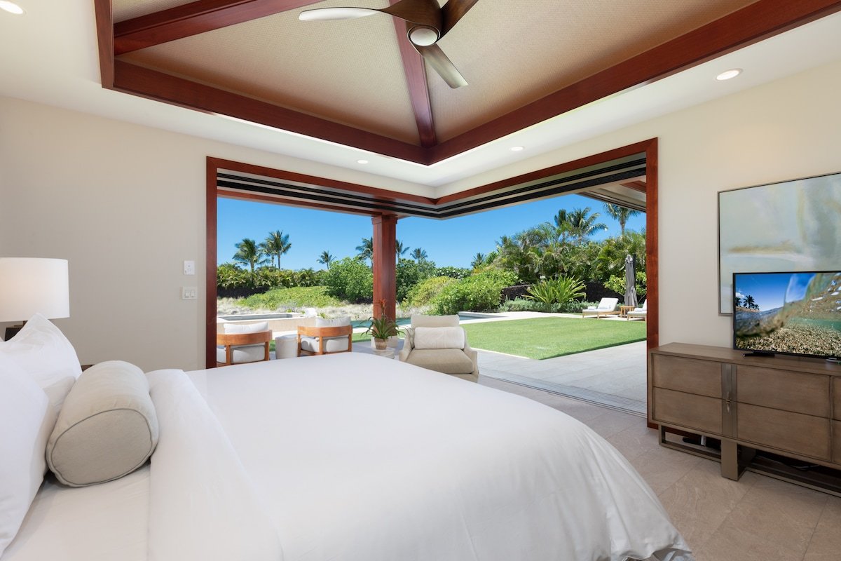 Kulanakauhale 11 – Elegant & Modern | Onsite Staff gallery image 2