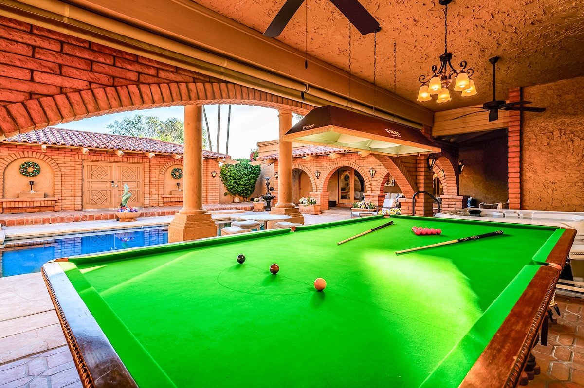 Award-Winning Ritz Carlton Golf Green Estate|Sauna gallery image 5