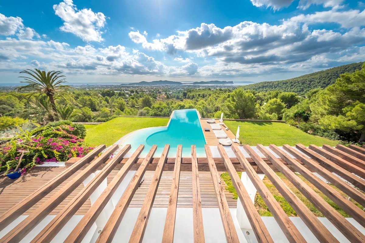 Panoramic Sea Views- Gardens- Infinity Pool