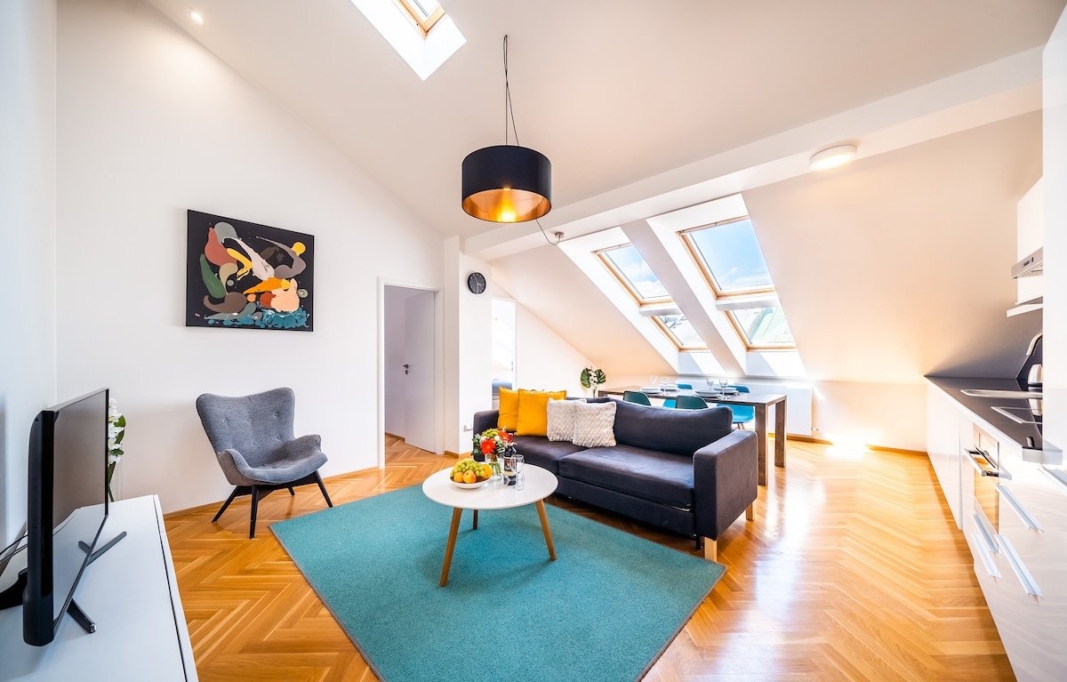 3BR+1.5 BATH+A/C Luxurious CENTRAL Wilson apt gallery image 2