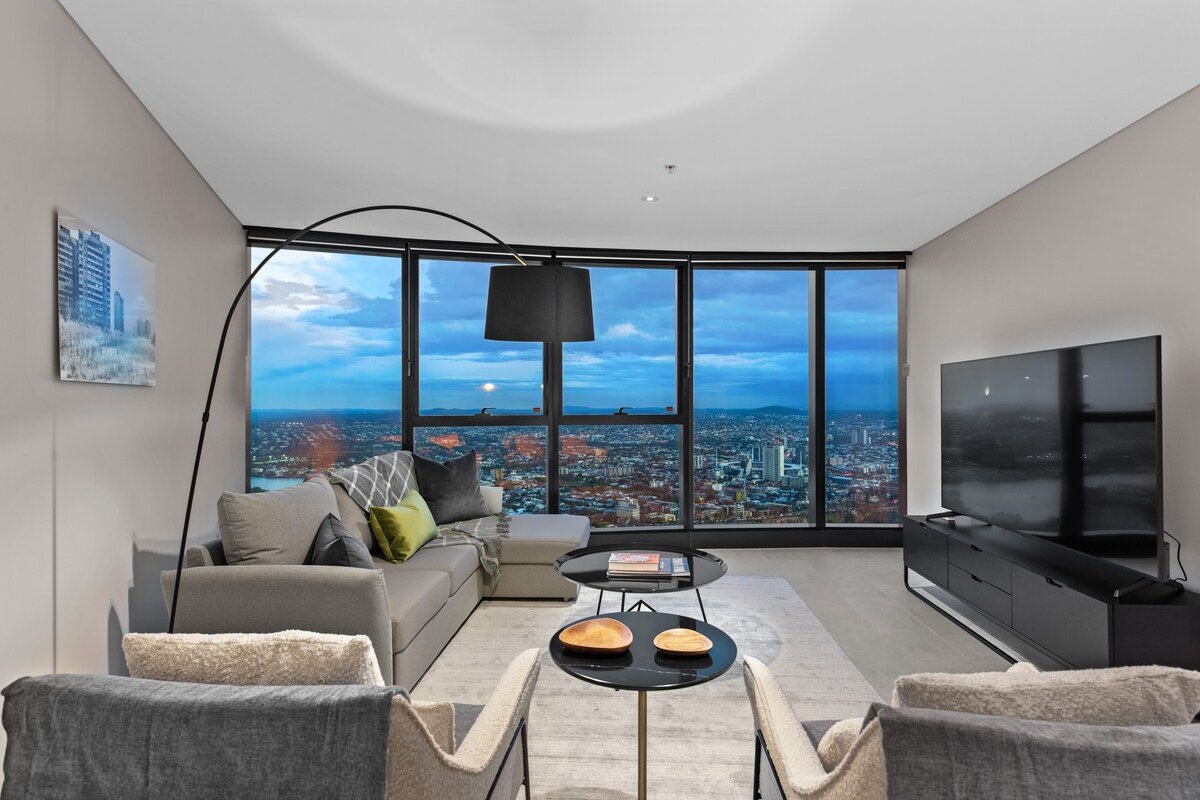 SkyHigh Style ~ 2Bed/2Bath/1Car/VIEWS! ~ CBD gallery image 5
