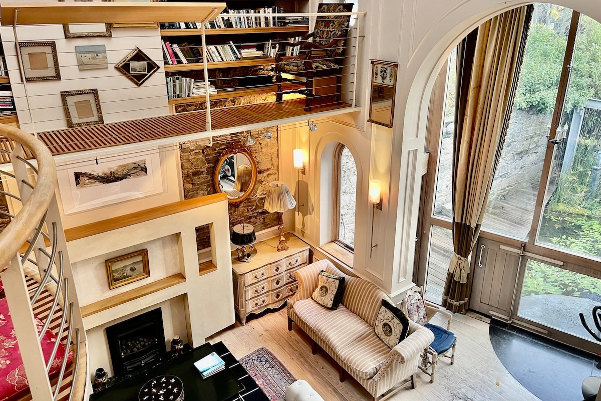 Luxurious mews house in Dublin 4 gallery image 2