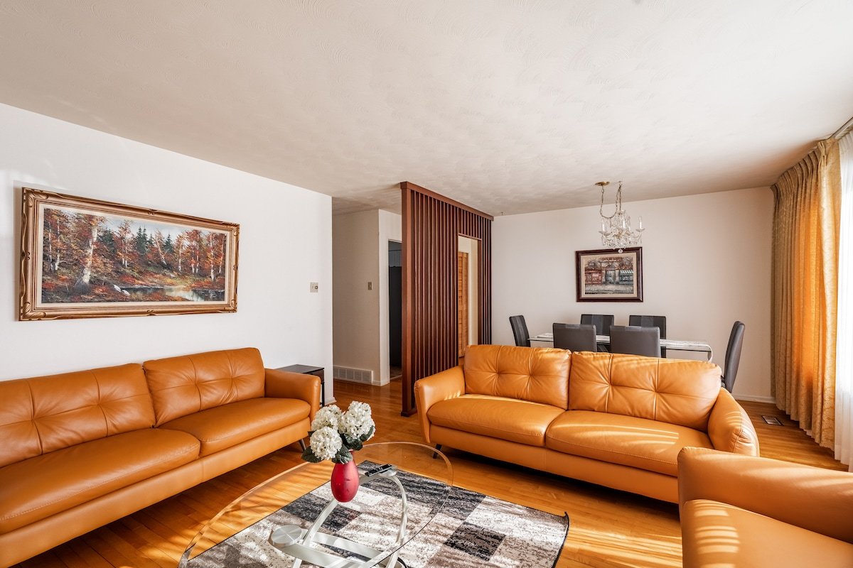 Spacious 5-Bedroom Home – Central AC/7beds gallery image 4