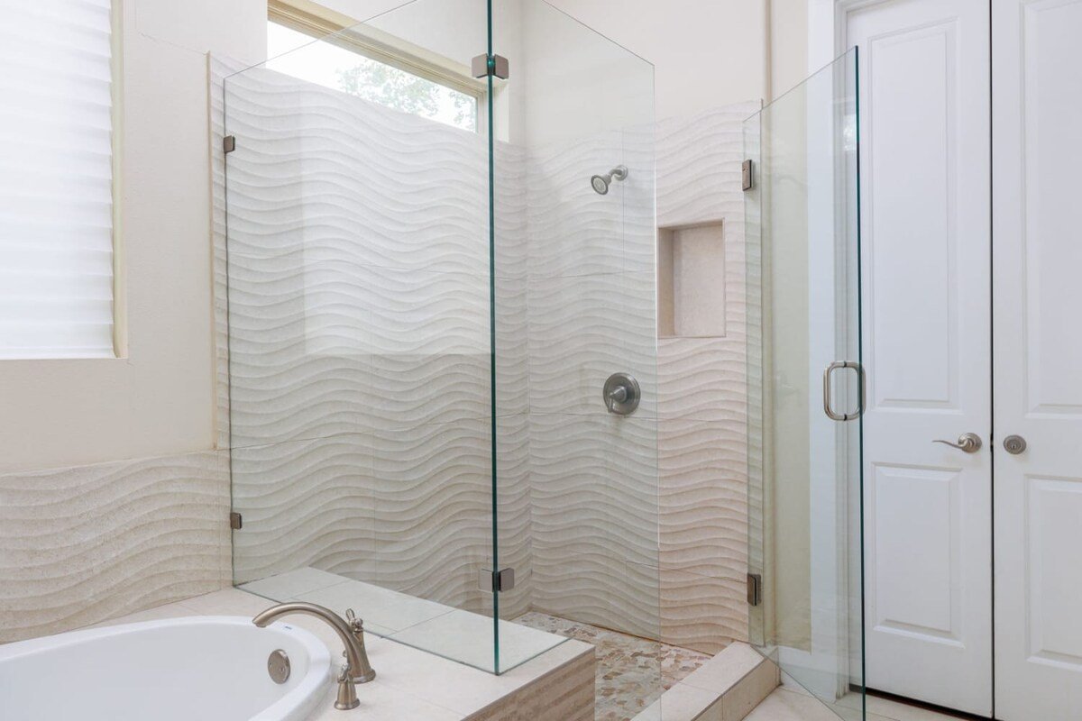 Heated Pool,Central location| Wind Down – Portoro gallery image 4