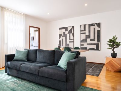 Arts Garden – 6BR Apt w/ |Garden|AC|Free Parking