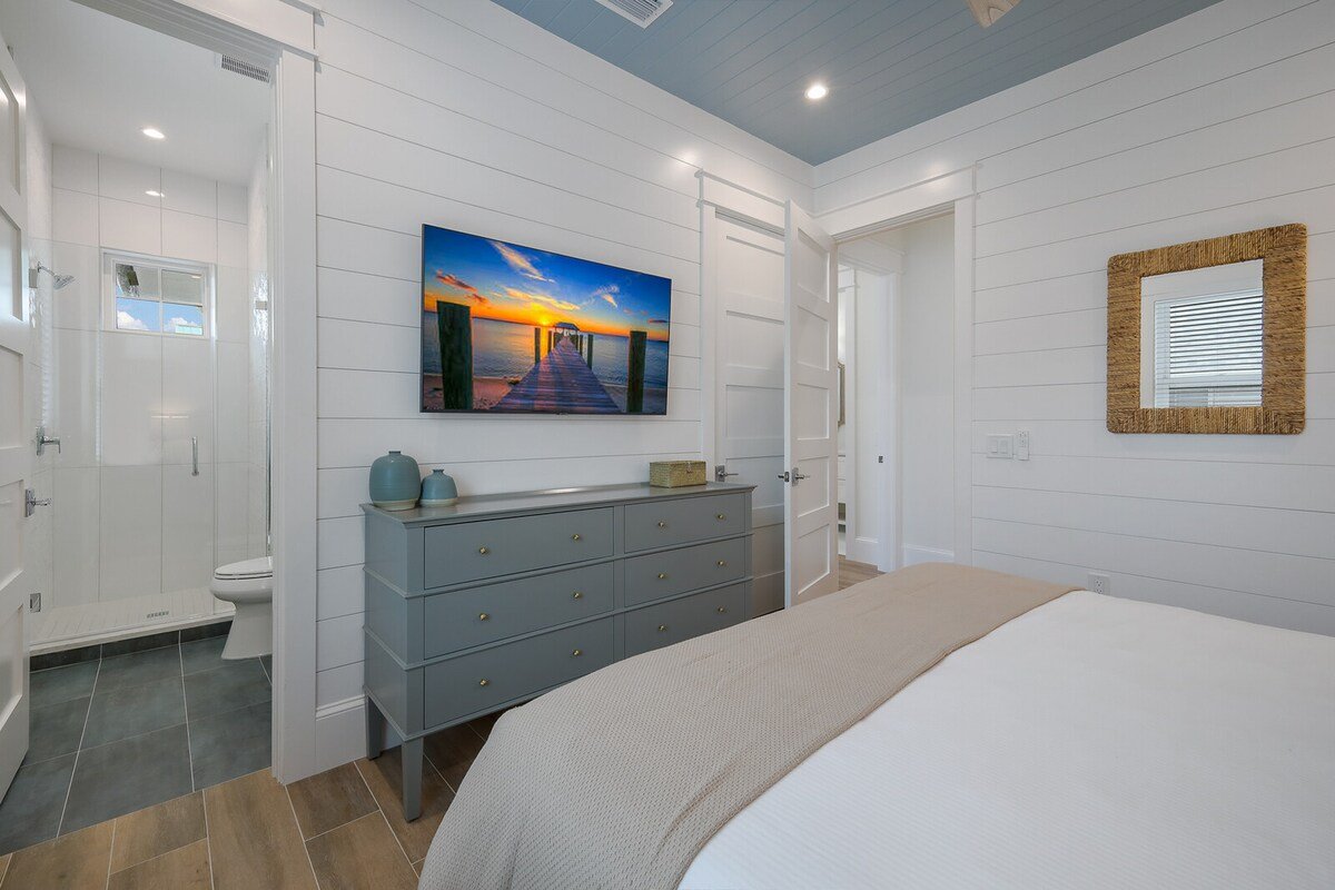 Private Pool and Game Room! – Boundless Waves gallery image 5